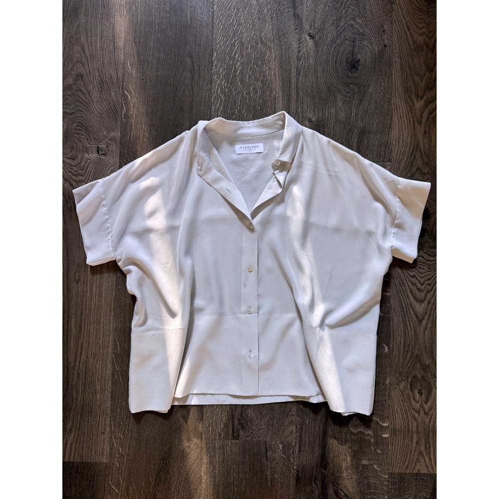 Everlane Clean Silk Short-Sleeve Boxy Shirt Size 0 Light Grey Stone Notch NWOT
